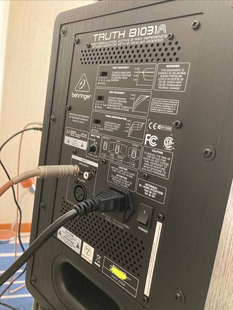高音質】【おすすめ】BEHRINGER/B1031A スタジオモニター音楽制作 DTM