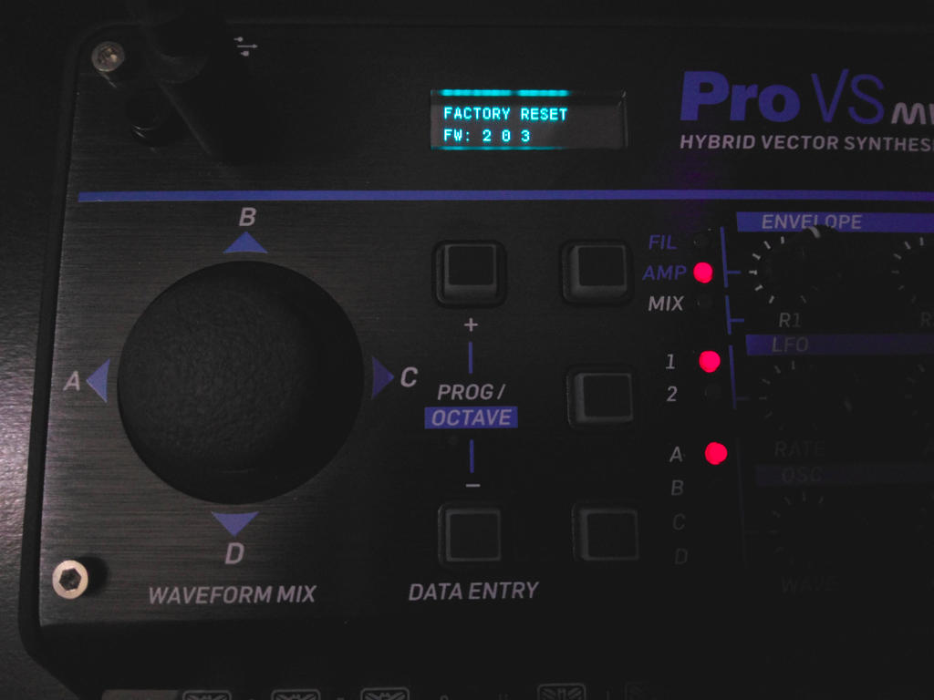 BEHRINGER PRO-VS MINI ポータブルハイブリッドシンセサイザー 送料